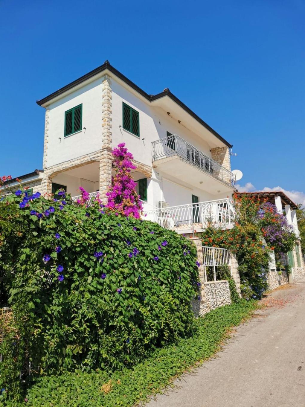 Apartments Srdan Vinišće Extérieur photo